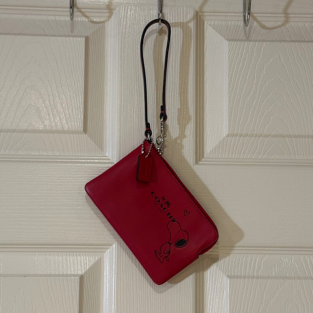 Coach x Peanuts Snoopy Corner Zip Wristlet Red Leather